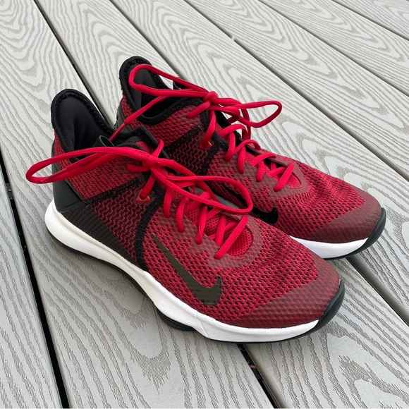 witness 4 basketball shoe